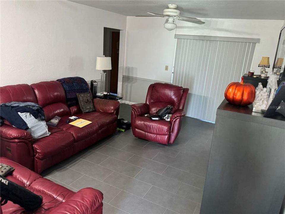 For Sale: $425,000 (3 beds, 2 baths, 1690 Square Feet)