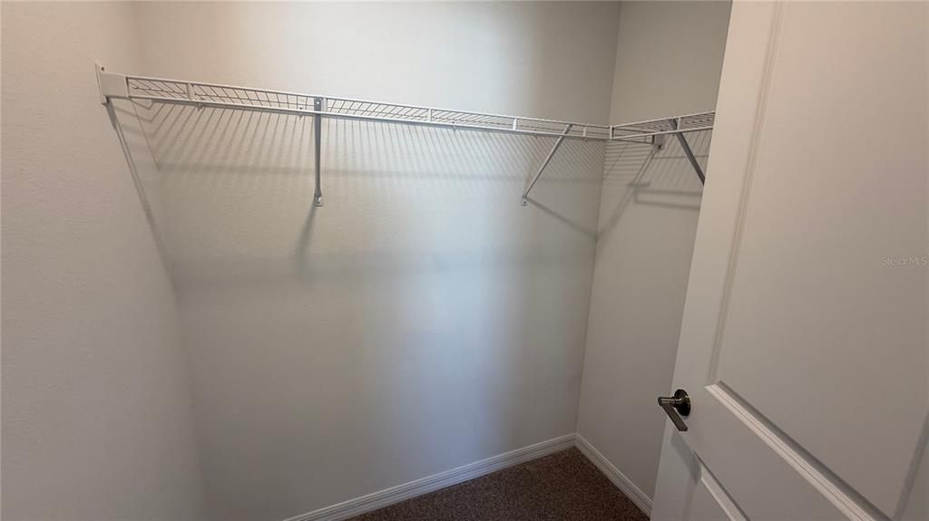 Principal Walking Closet