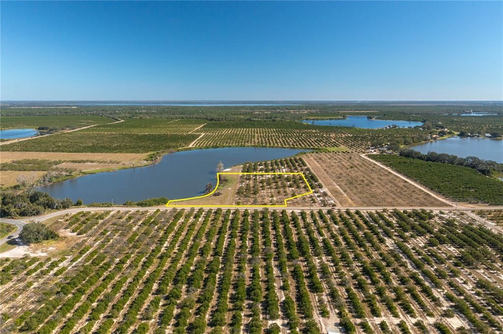 На продажу: $237,000 (5.69 acres)