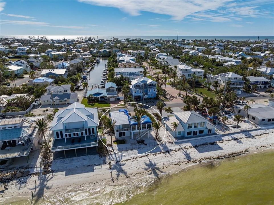 For Sale: $2,995,000 (3 beds, 3 baths, 990 Square Feet)