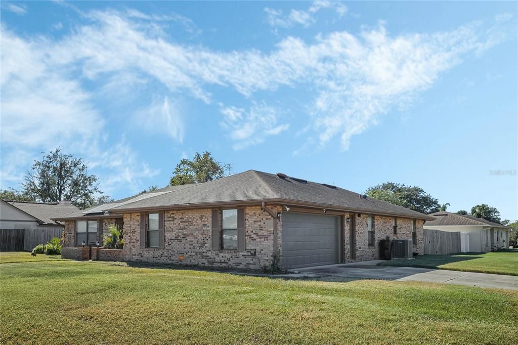 For Sale: $380,000 (3 beds, 2 baths, 1923 Square Feet)