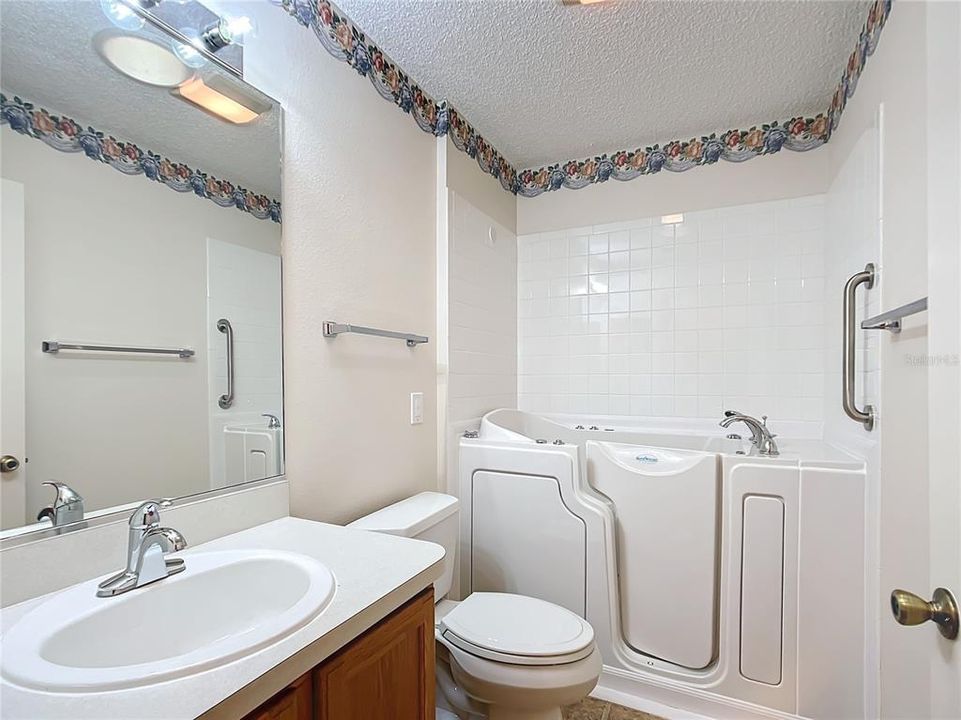 Guest bath, walk in tub