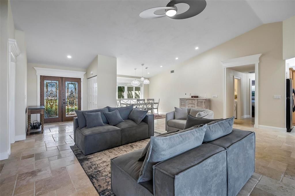 Seamless flow form formal dining area to living area