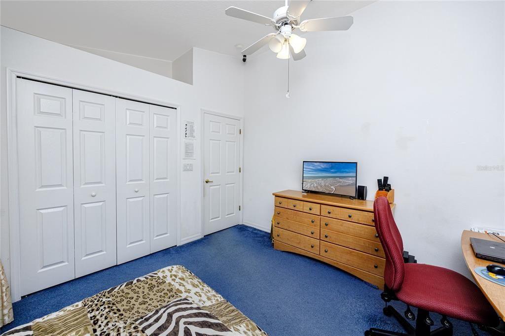 Closet in the 2nd bedroom