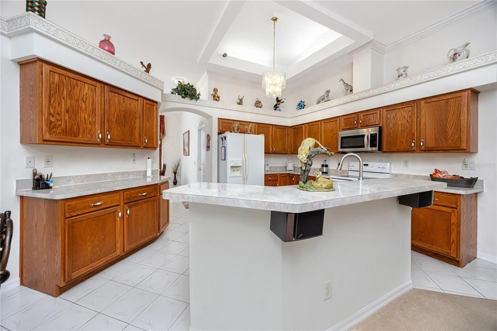 Breakfast bar in the kitchen.