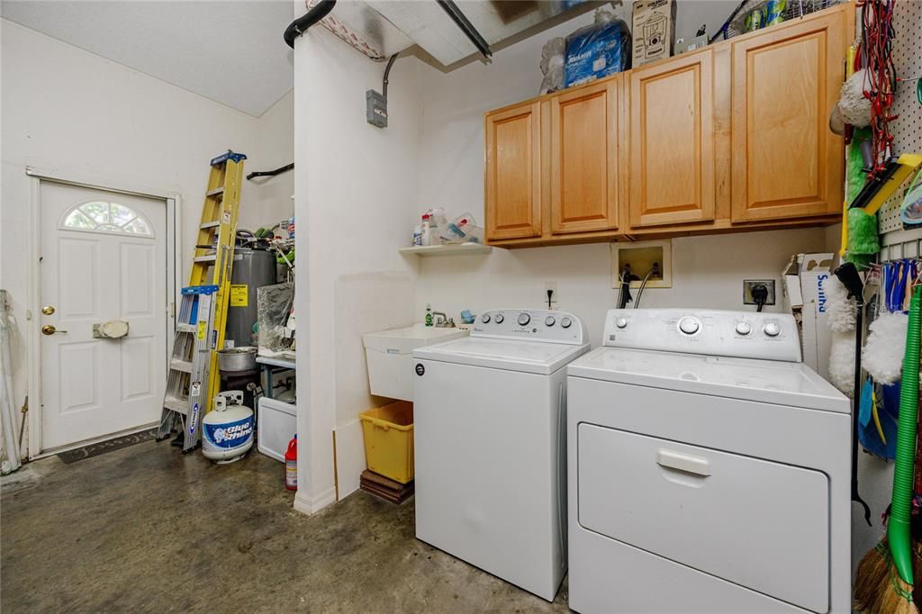 Washer & dryer in the garage