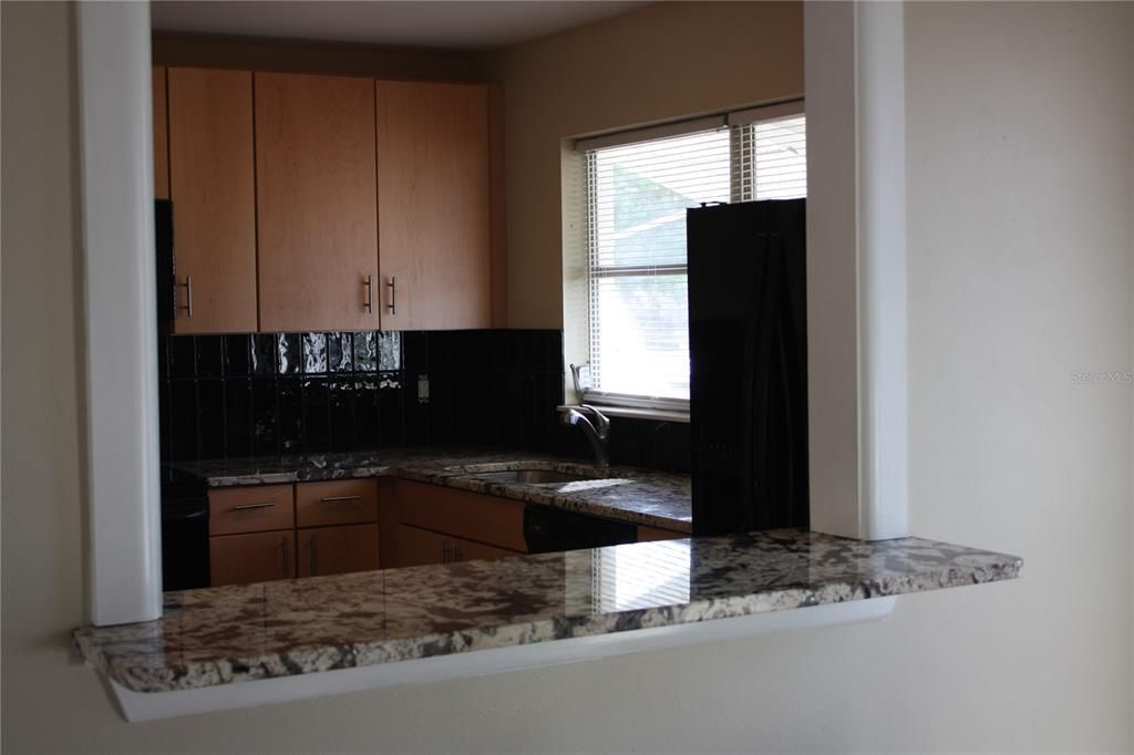 For Sale: $369,980 (2 beds, 2 baths, 998 Square Feet)