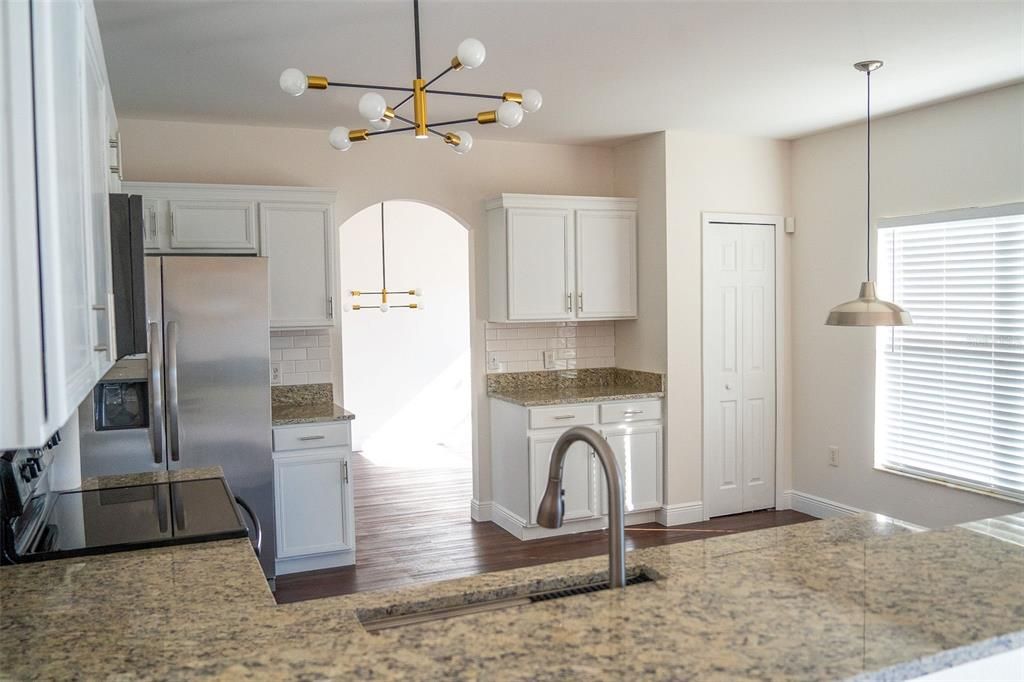 For Sale: $364,900 (4 beds, 2 baths, 2103 Square Feet)