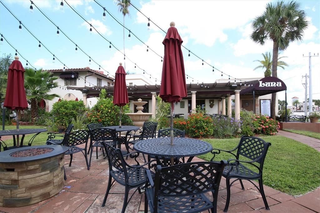 Enjoy dining at the many restaurants along Venice Avenue