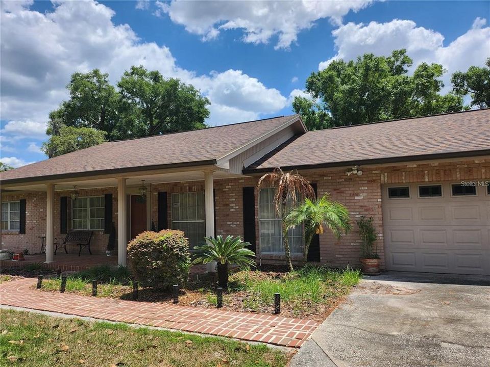 For Sale: $320,000 (3 beds, 2 baths, 2128 Square Feet)