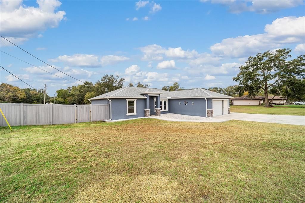 For Sale: $319,000 (3 beds, 2 baths, 1683 Square Feet)