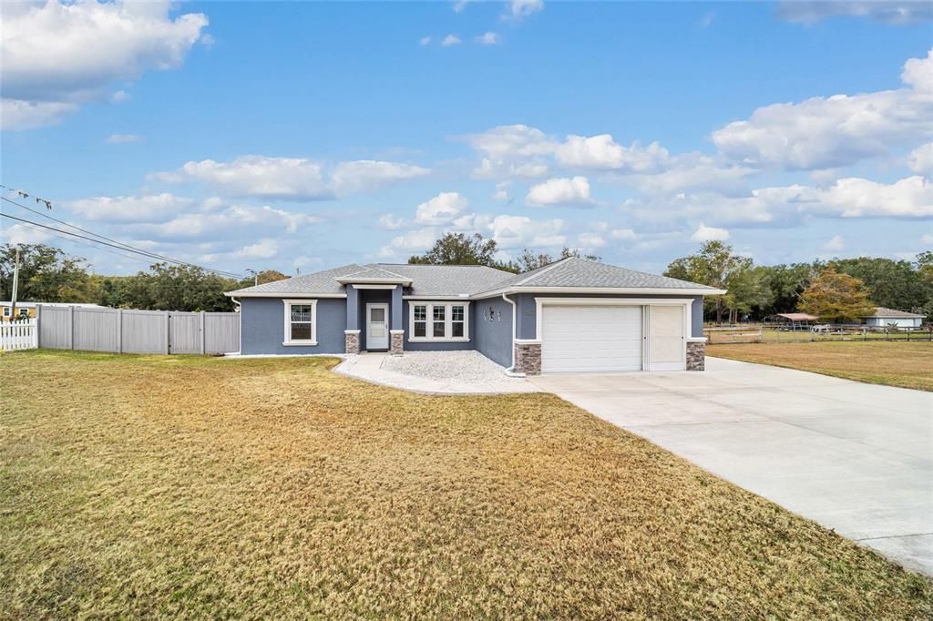 For Sale: $319,000 (3 beds, 2 baths, 1683 Square Feet)