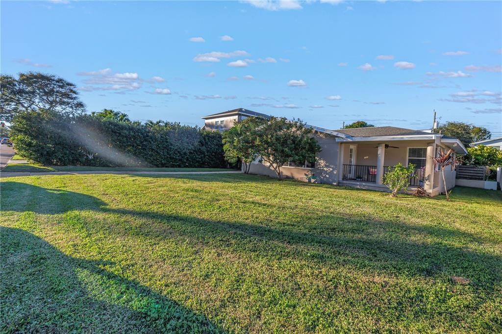 For Sale: $899,999 (2 beds, 2 baths, 1743 Square Feet)