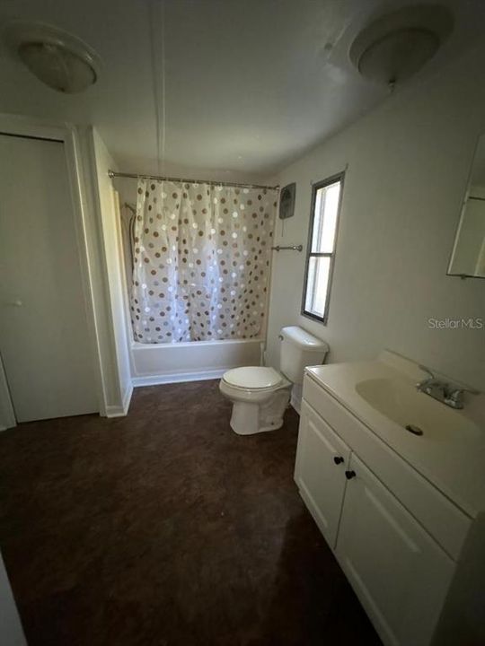 14611 Primary bathroom