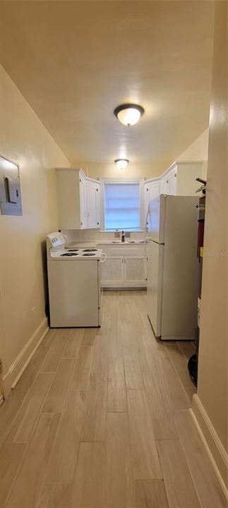 For Rent: $1,095 (1 beds, 1 baths, 3284 Square Feet)