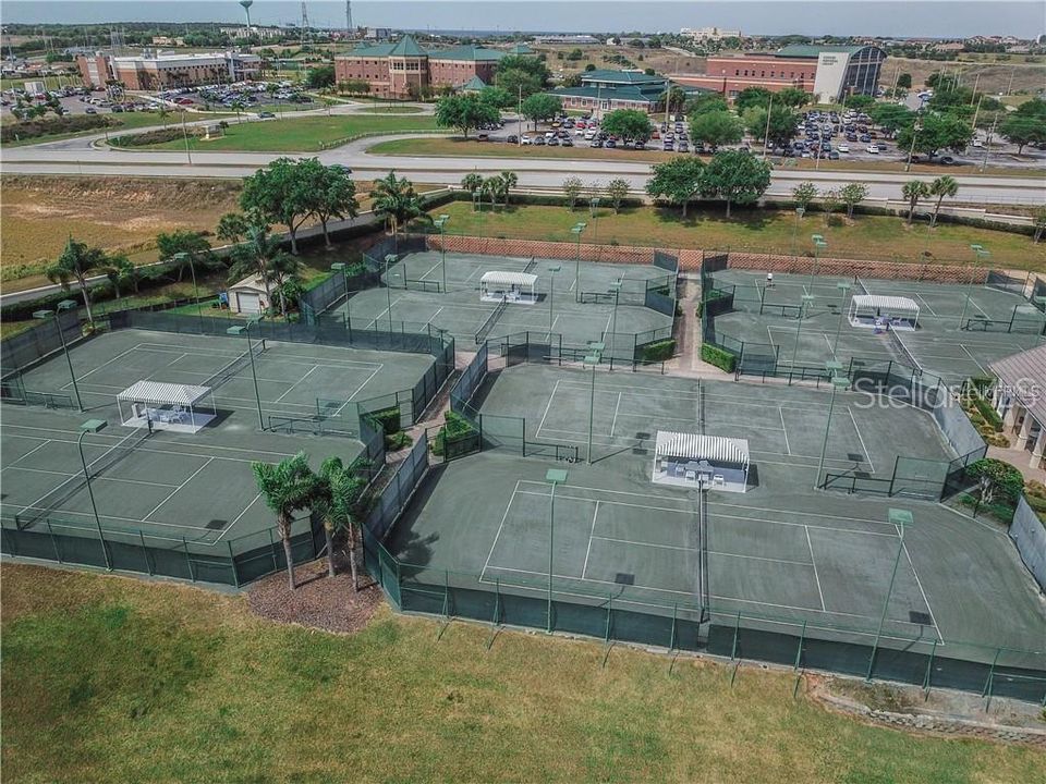 8 CLAY TENNIS COURTS