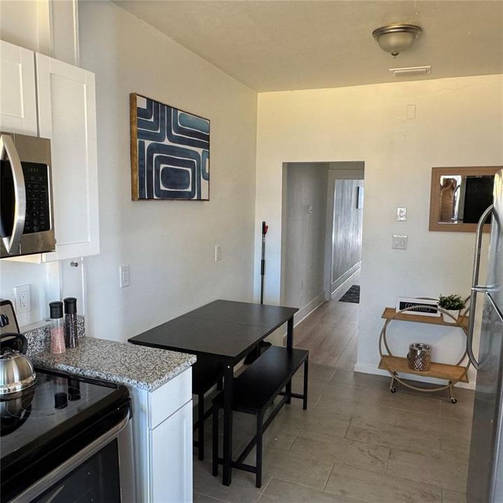 For Rent: $3,000 (3 beds, 1 baths, 874 Square Feet)