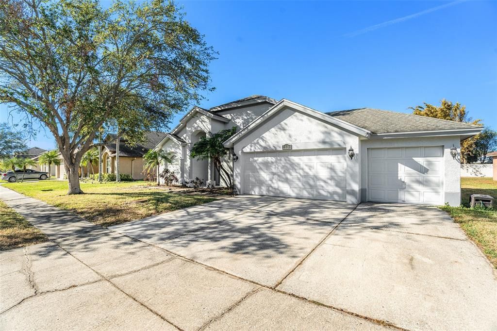 Active With Contract: $445,000 (4 beds, 2 baths, 1949 Square Feet)