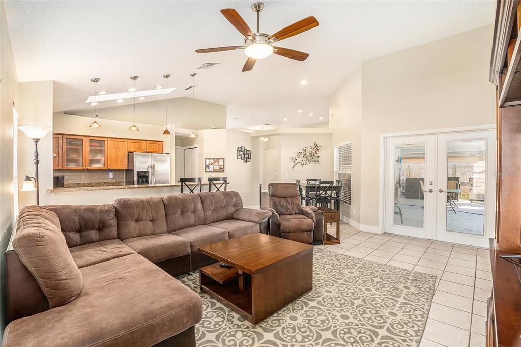 Active With Contract: $445,000 (4 beds, 2 baths, 1949 Square Feet)