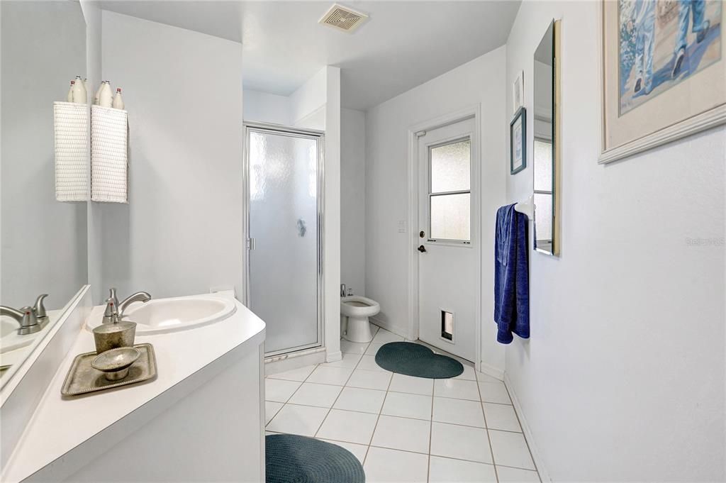 2nd Bathroom w/ Bidet