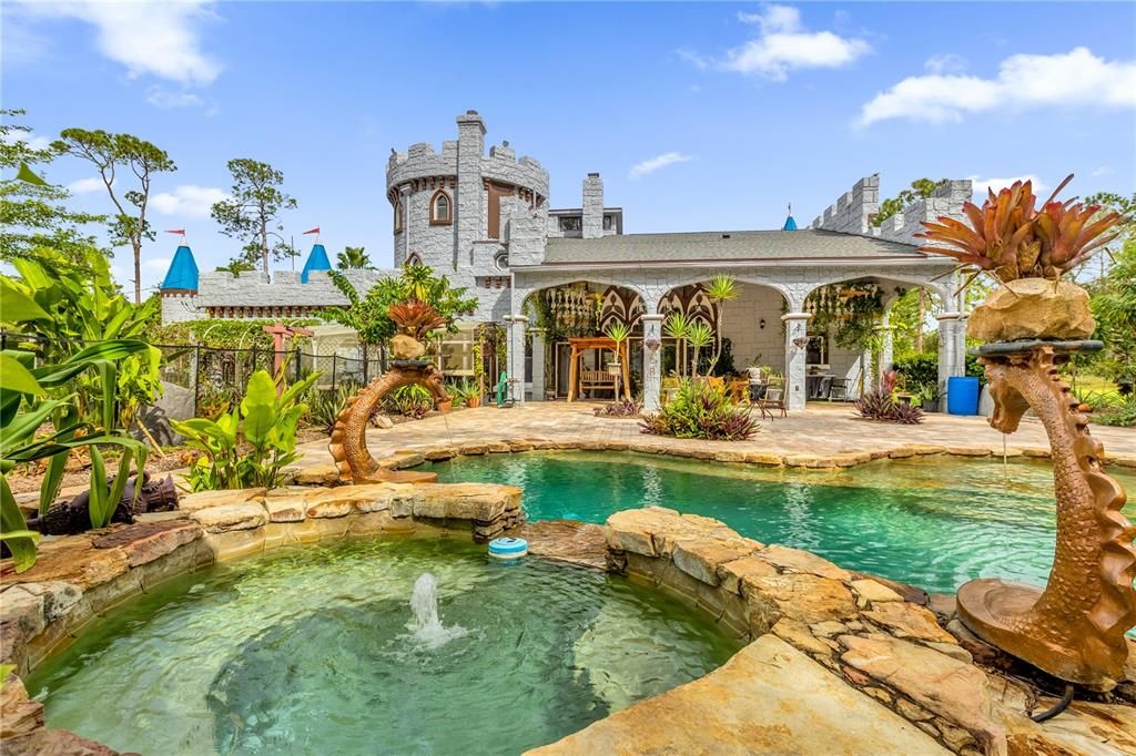 For Sale: $1,999,000 (5 beds, 3 baths, 4680 Square Feet)