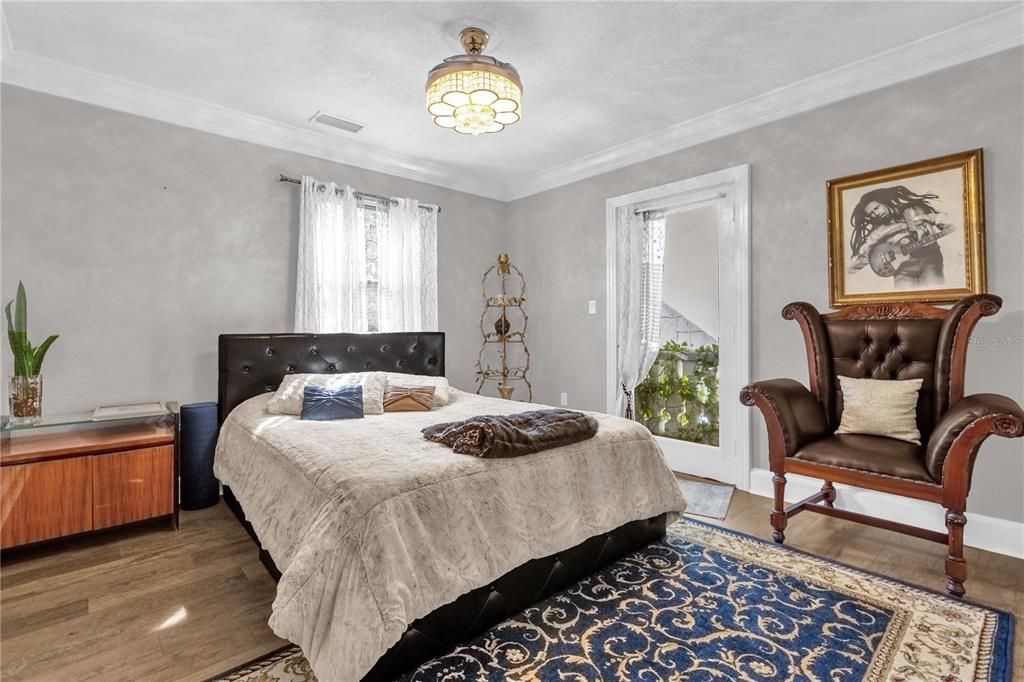 For Sale: $1,999,000 (5 beds, 3 baths, 4680 Square Feet)