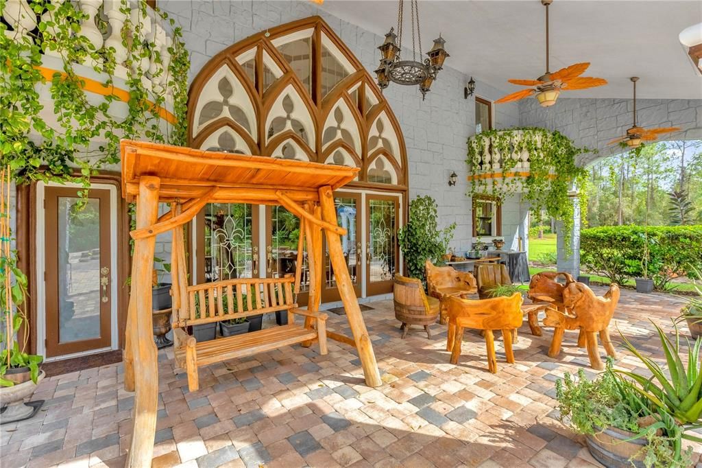 For Sale: $1,999,000 (5 beds, 3 baths, 4680 Square Feet)