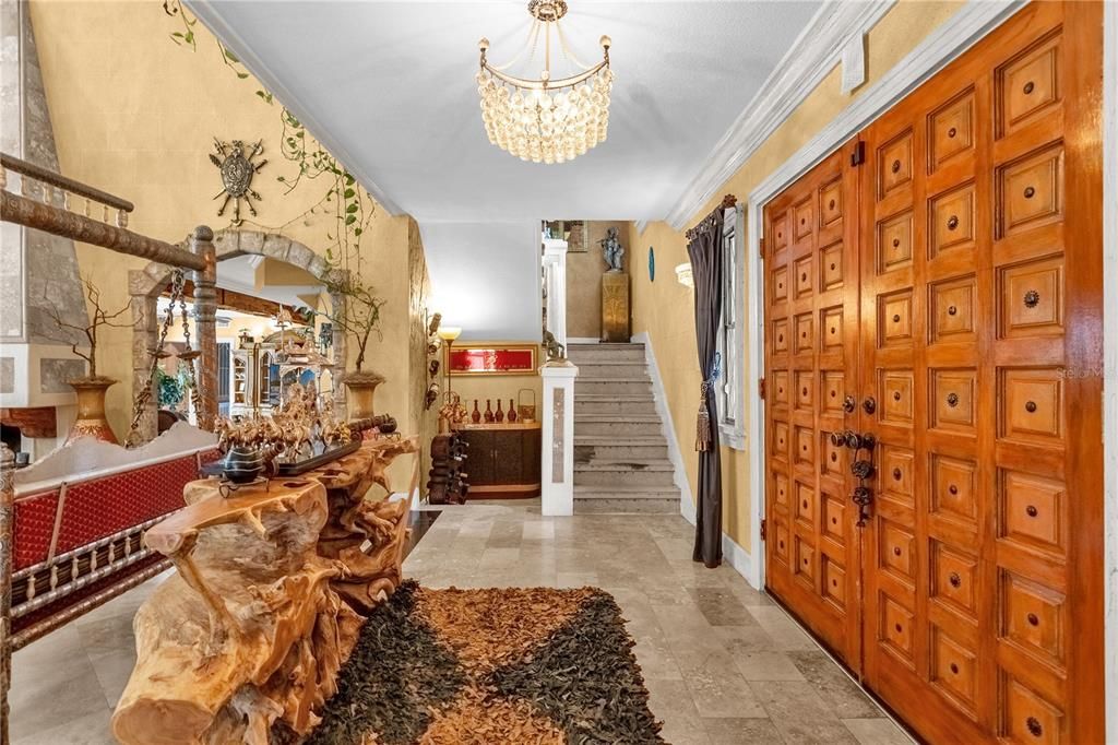 For Sale: $1,999,000 (5 beds, 3 baths, 4680 Square Feet)