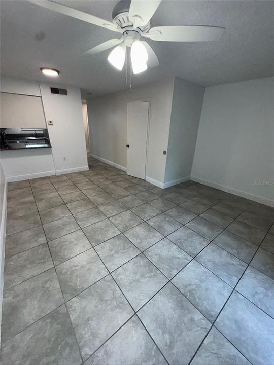 For Rent: $1,379 (2 beds, 1 baths, 938 Square Feet)