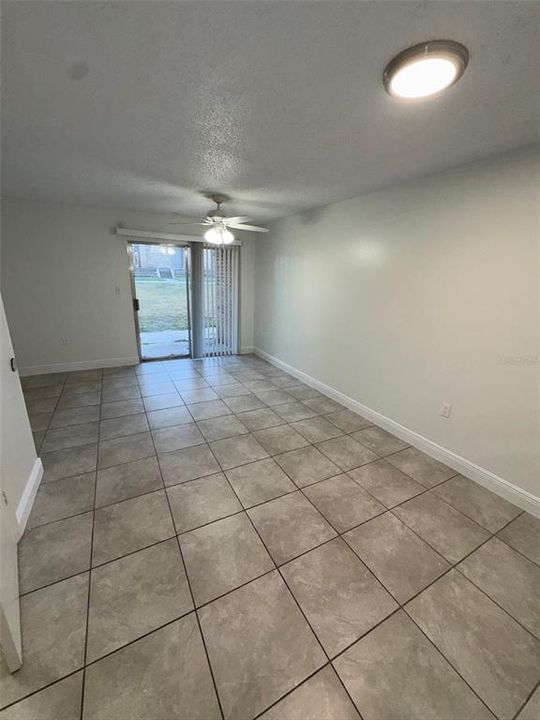 For Rent: $1,379 (2 beds, 1 baths, 938 Square Feet)