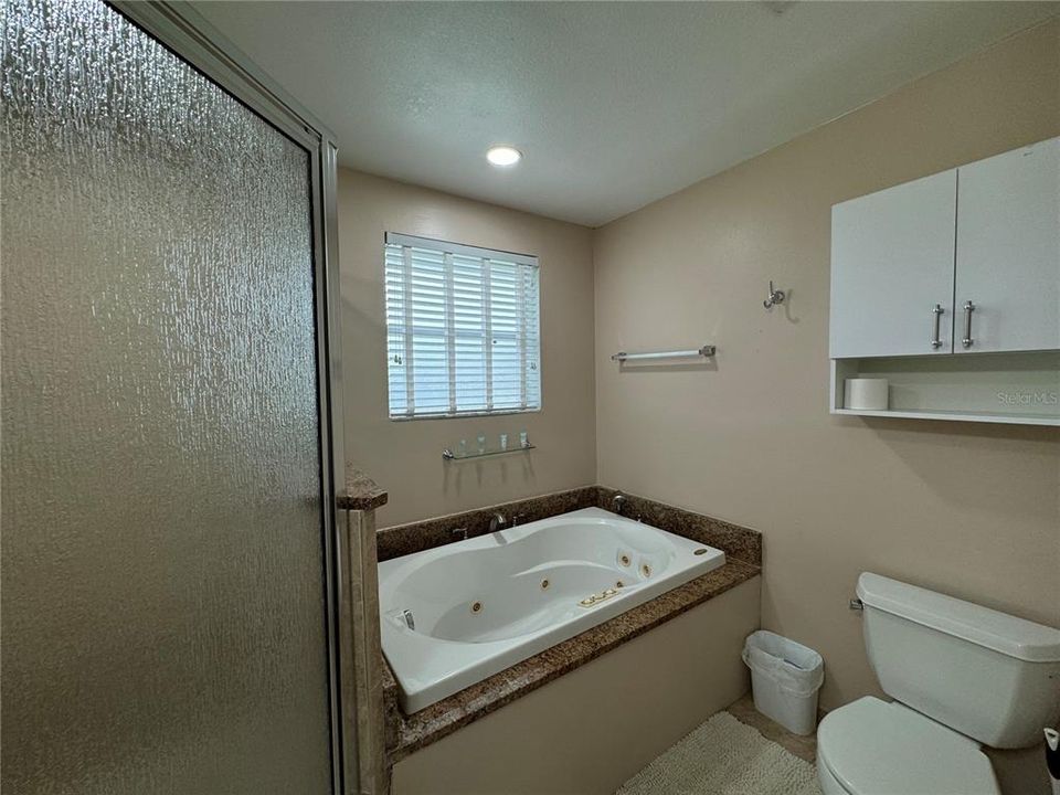 For Rent: $2,000 (2 beds, 1 baths, 900 Square Feet)