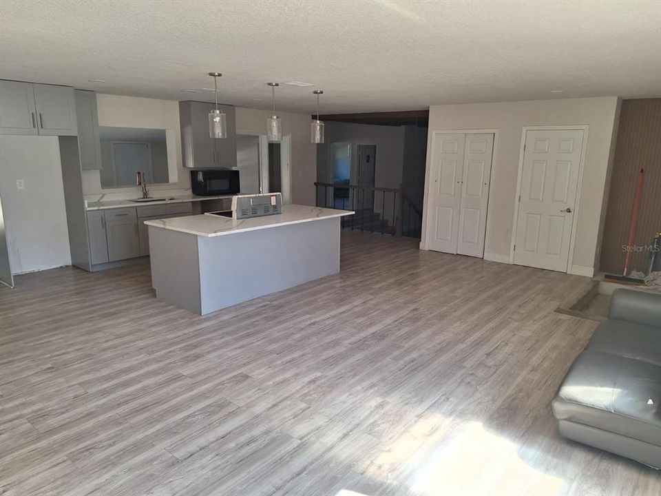 For Rent: $2,700 (3 beds, 2 baths, 2668 Square Feet)