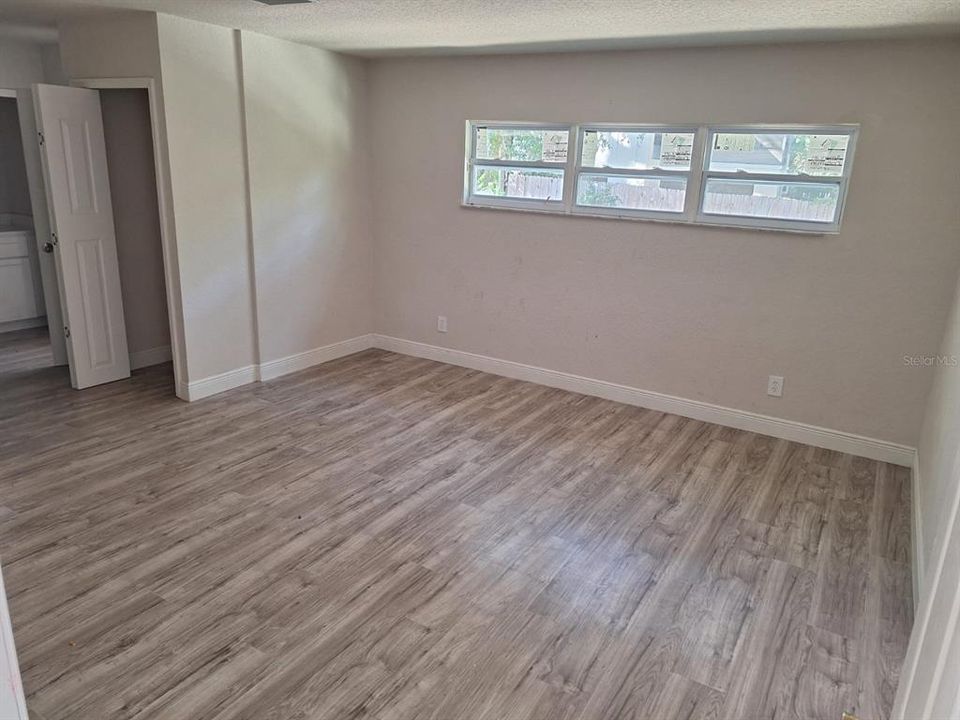 For Rent: $2,700 (3 beds, 2 baths, 2668 Square Feet)