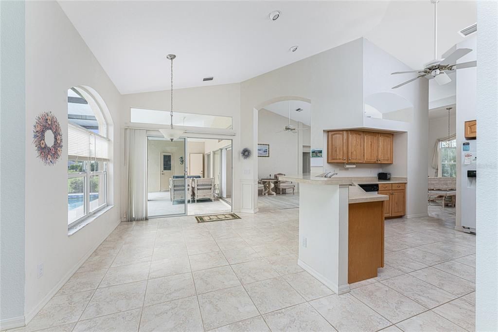 Dining nook / kitchen counter