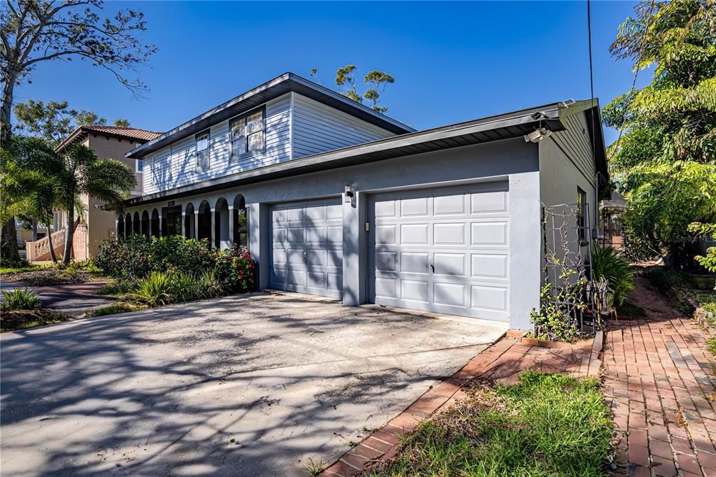 For Sale: $950,000 (3 beds, 3 baths, 2510 Square Feet)