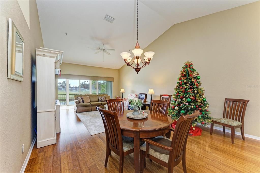 For Sale: $349,900 (2 beds, 2 baths, 1346 Square Feet)