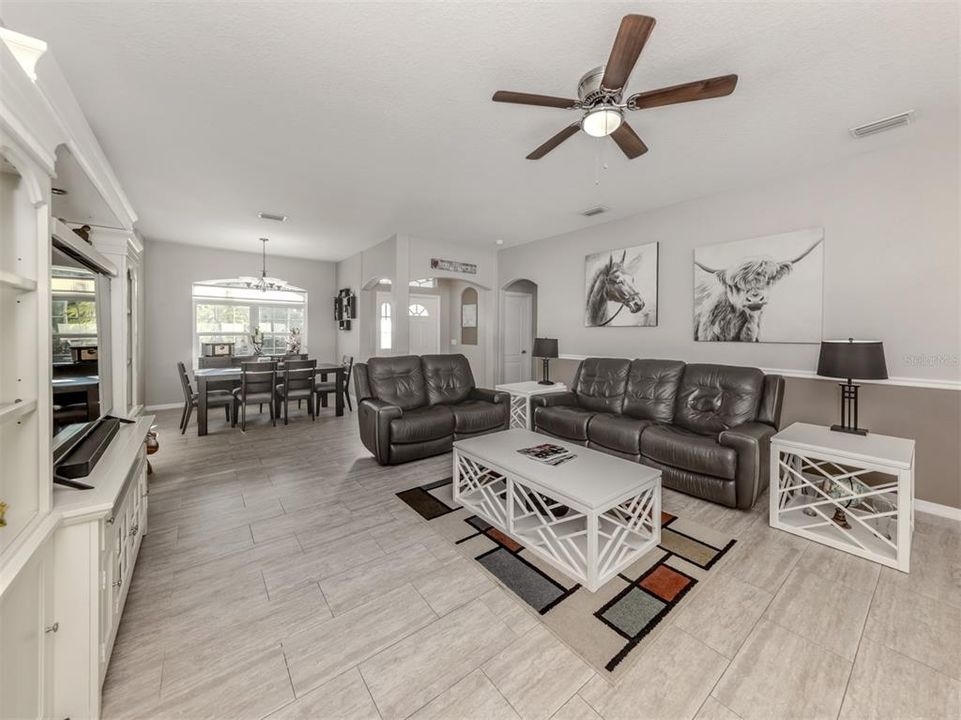 For Sale: $469,900 (3 beds, 2 baths, 1627 Square Feet)