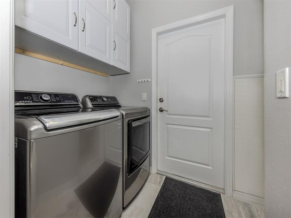 For Sale: $469,900 (3 beds, 2 baths, 1627 Square Feet)