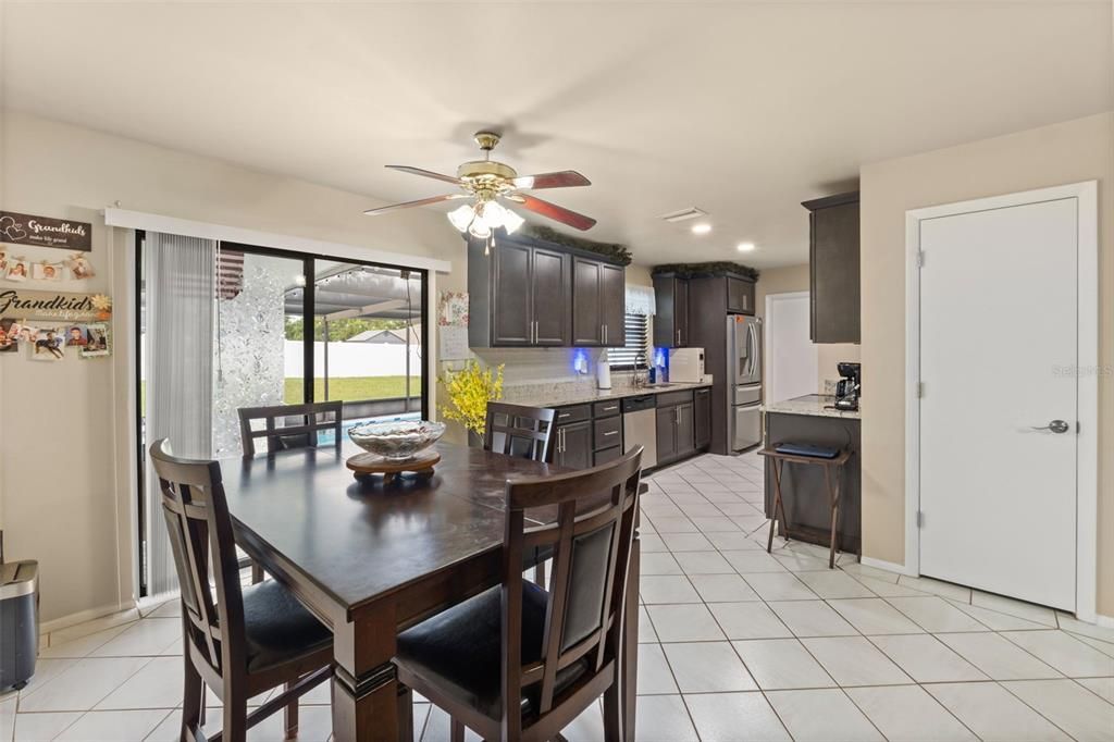 For Sale: $329,900 (3 beds, 2 baths, 1114 Square Feet)