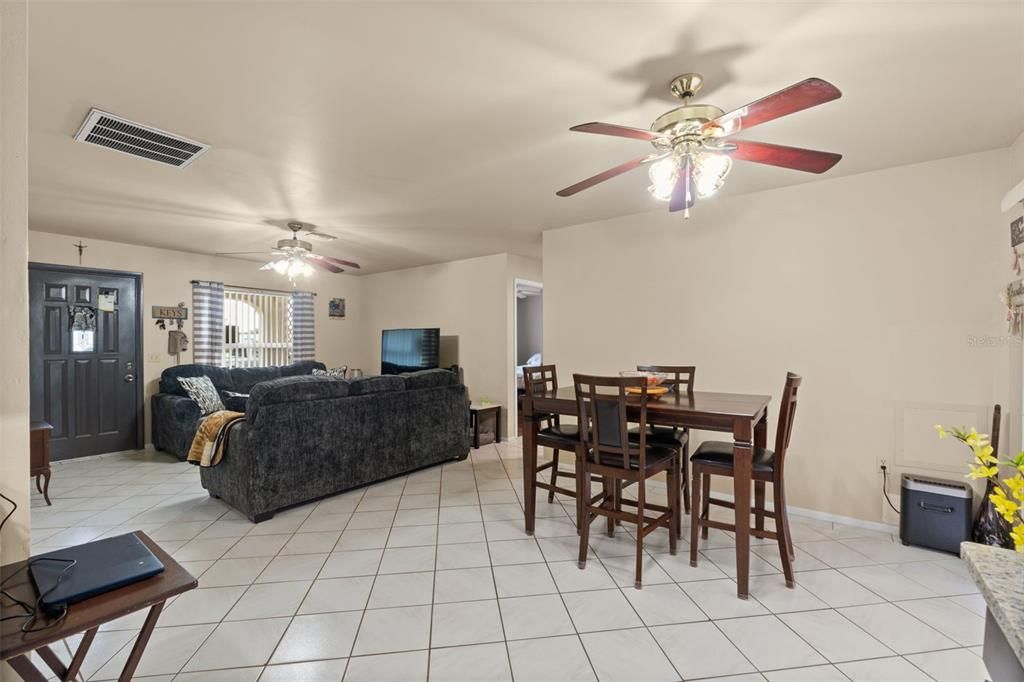 For Sale: $329,900 (3 beds, 2 baths, 1114 Square Feet)