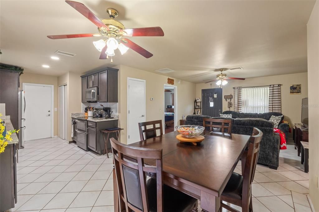 For Sale: $329,900 (3 beds, 2 baths, 1114 Square Feet)