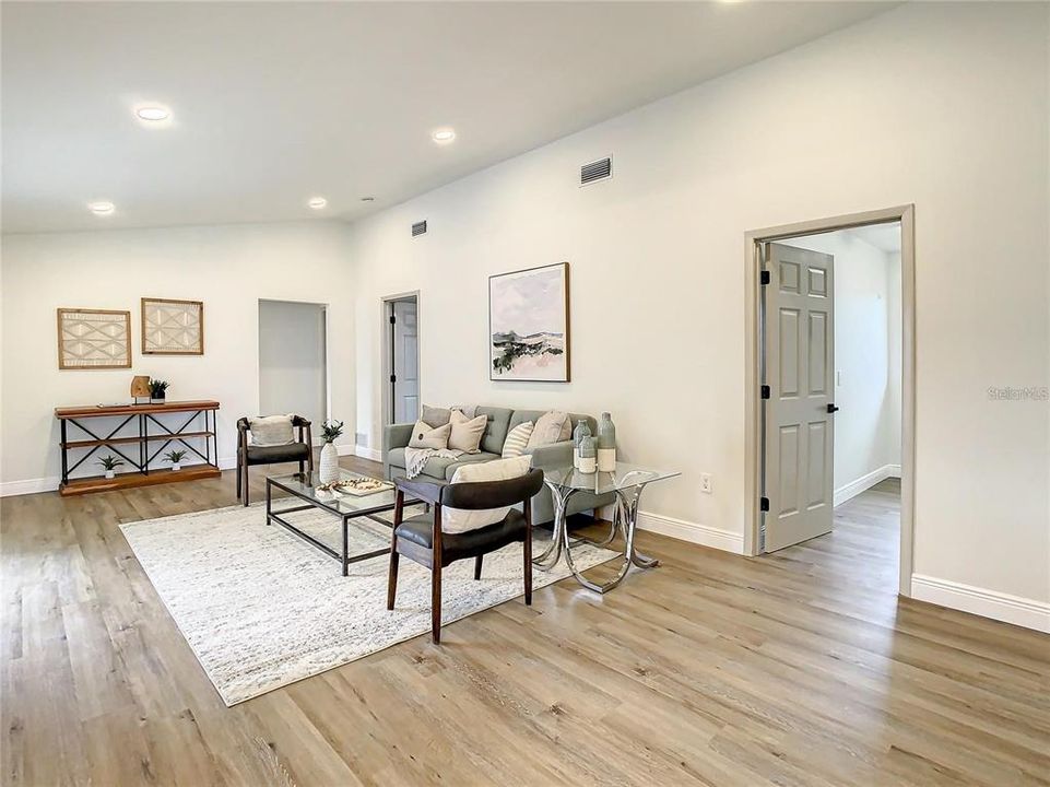 For Sale: $399,900 (3 beds, 2 baths, 1827 Square Feet)