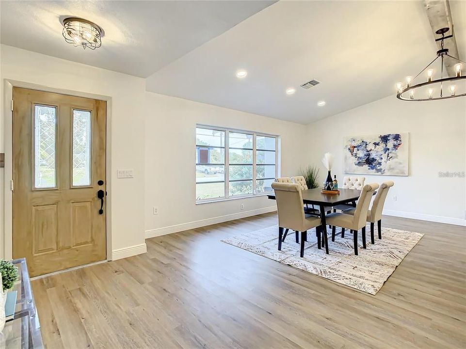 For Sale: $399,900 (3 beds, 2 baths, 1827 Square Feet)