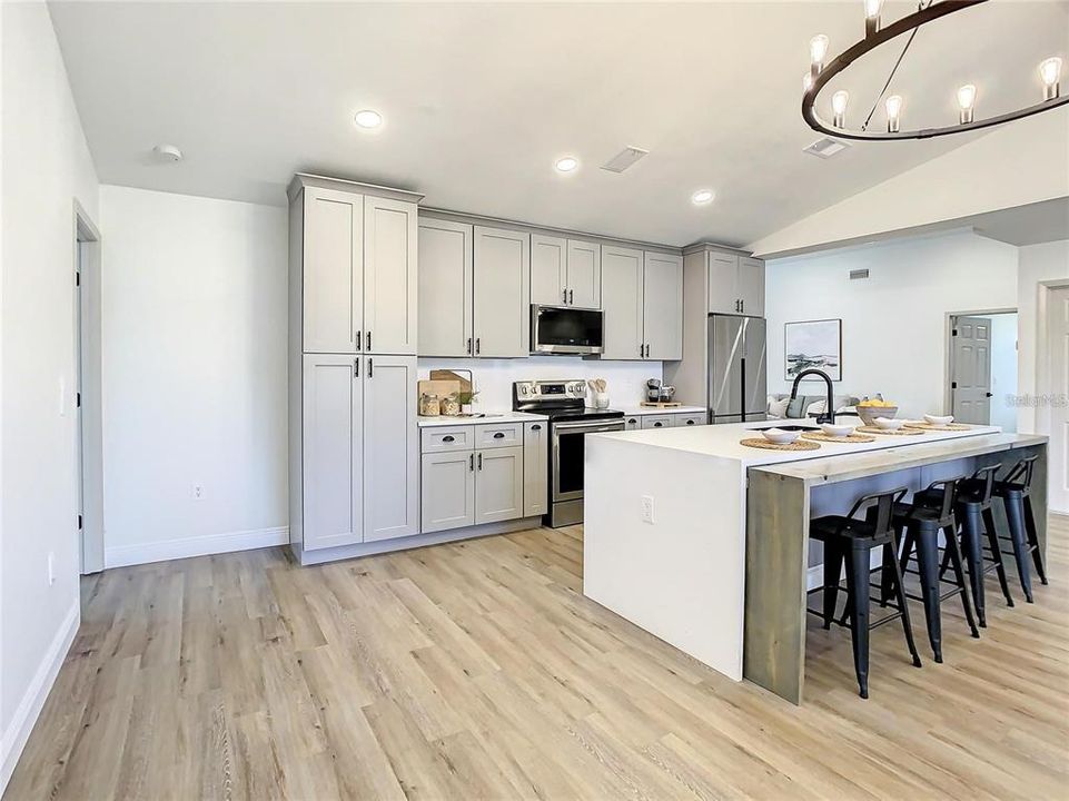 For Sale: $399,900 (3 beds, 2 baths, 1827 Square Feet)