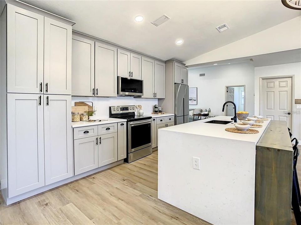 For Sale: $399,900 (3 beds, 2 baths, 1827 Square Feet)