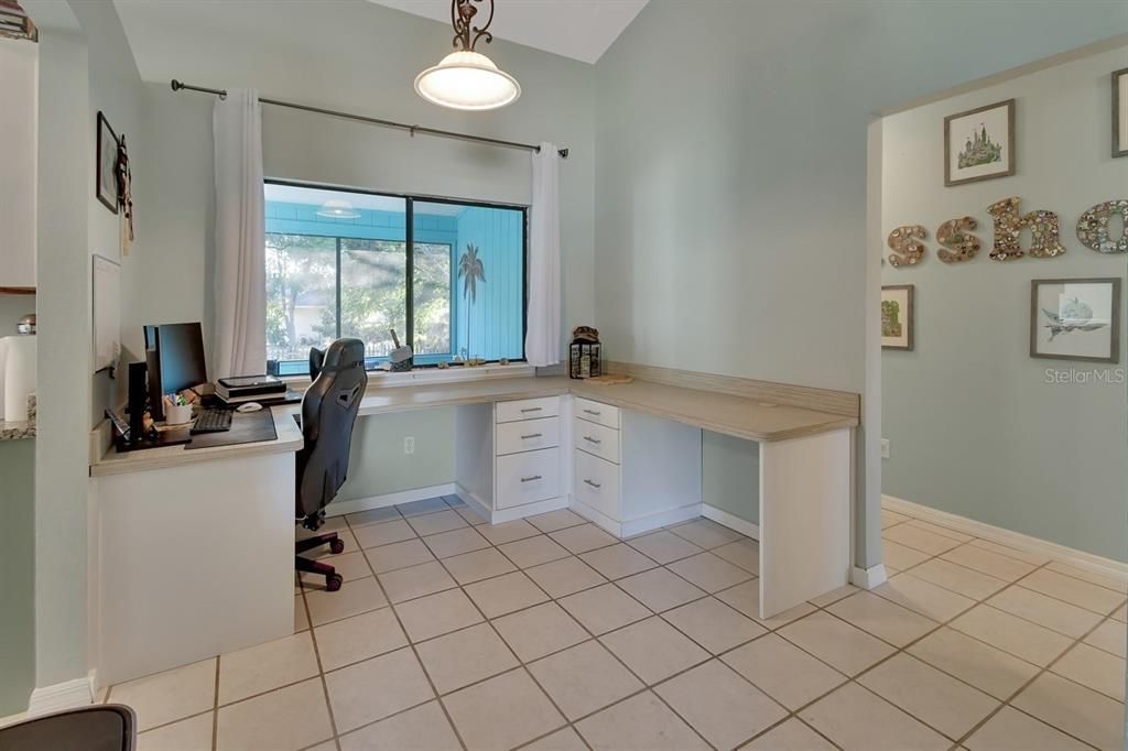 For Sale: $344,900 (4 beds, 2 baths, 1597 Square Feet)