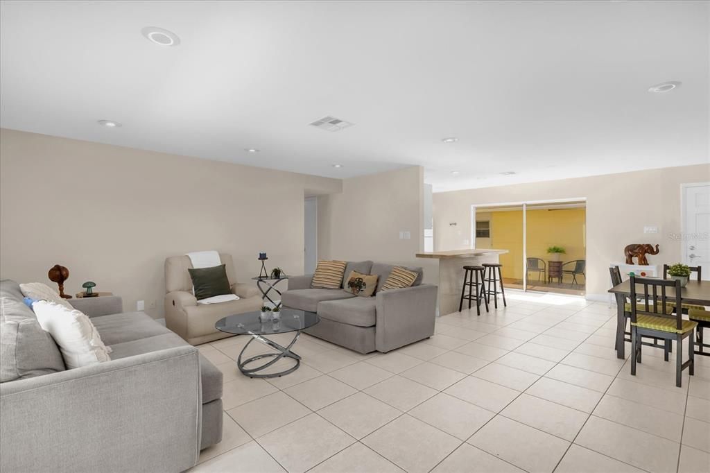 Living room, Dining Room with View of Courtyard Entry