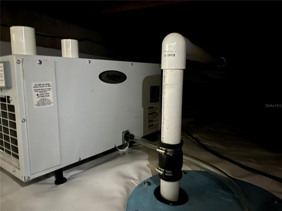 Crawlspace Dehumidifier & Sump Pump (1 of 2)