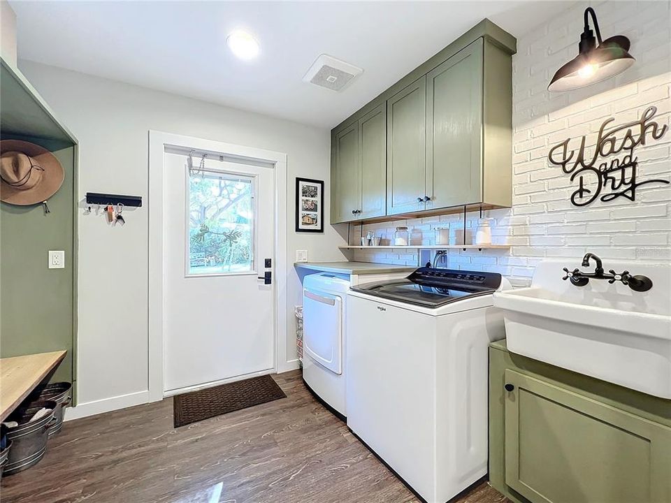 Mud Room/Laundry