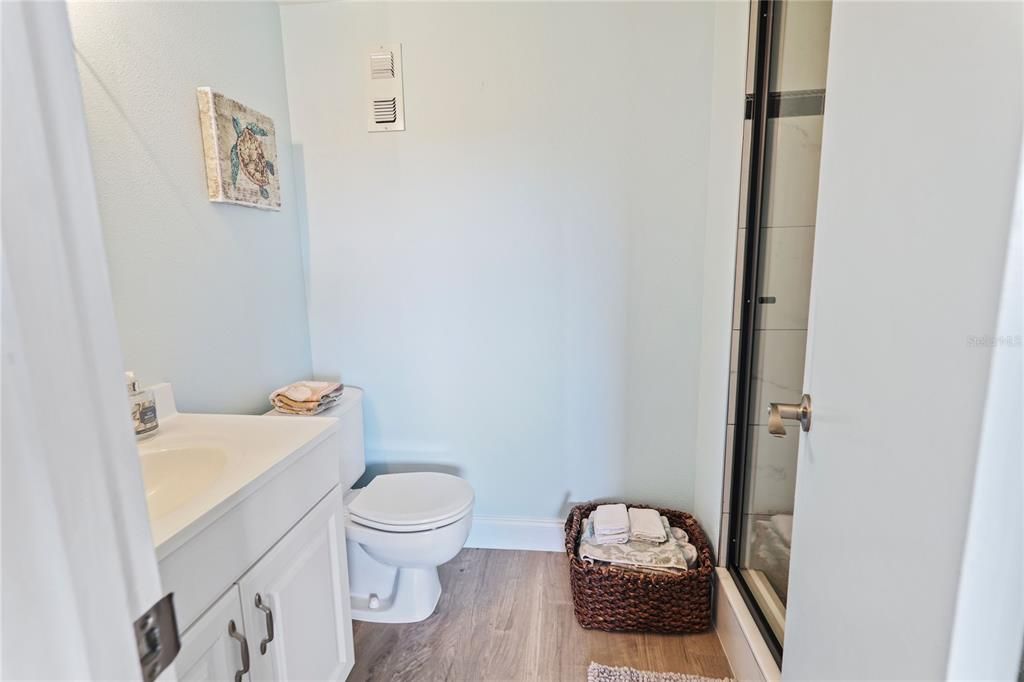 For Sale: $515,000 (1 beds, 2 baths, 928 Square Feet)